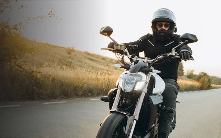 découvrez notre simulateur d'assurance moto qui vous permet de comparer facilement les offres des assureurs et de trouver la meilleure couverture pour votre véhicule à deux roues. obtenez des devis personnalisés en quelques clics et faites le meilleur choix en fonction de votre profil et de vos besoins.