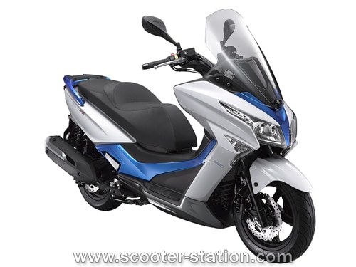 découvrez notre guide d'achat complet pour le maxi scooter kymco. comparez les modèles, explorez les caractéristiques, et trouvez le scooter idéal qui répond à vos besoins de mobilité. informez-vous sur les conseils d'entretien et les astuces pour maximiser votre expérience de conduite.