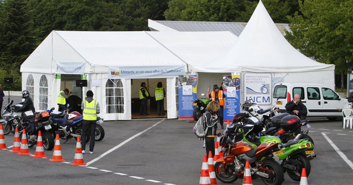 découvrez la meilleure mutuelle pour motards à amiens, offrant des garanties adaptées à vos besoins spécifiques en matière de couverture santé et assistance sur la route. protégez-vous efficacement et profitez de la conduite en toute sérénité.