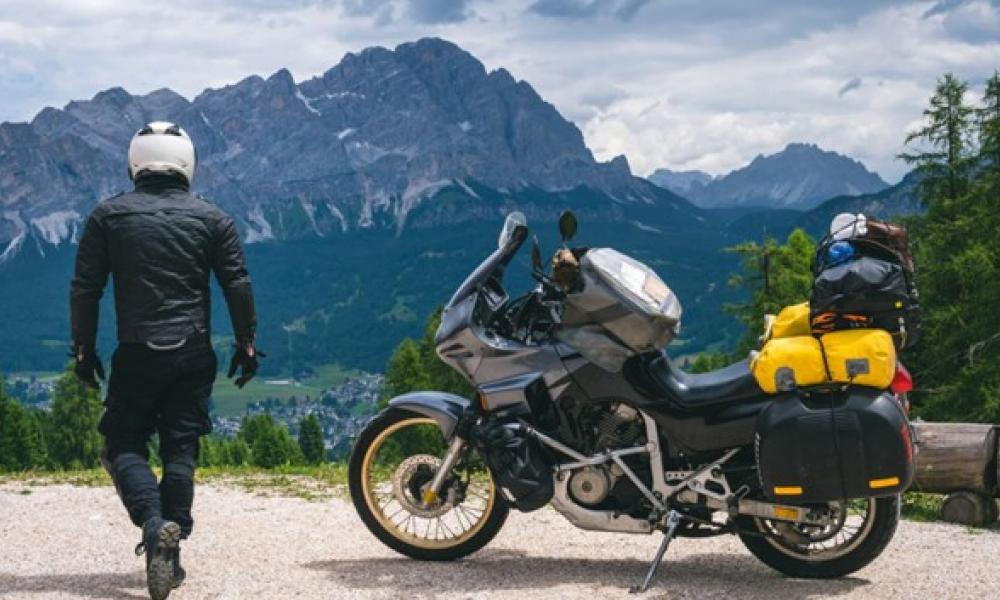 découvrez comment choisir le contrat d'assurance idéal pour les motards. comparez les garanties, les prix et les conditions pour trouver la couverture adaptée à votre style de conduite et à vos besoins. protégez-vous et votre moto avec le meilleur contrat.