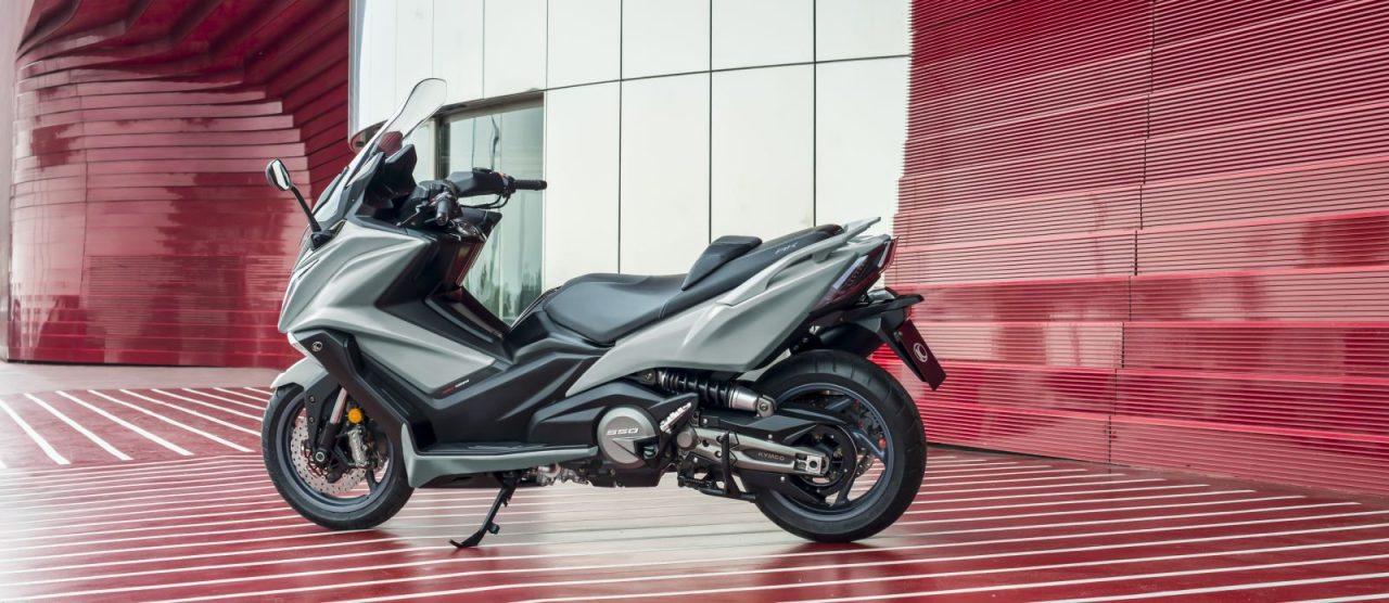 découvrez notre guide complet sur les maxi scooters 2019 : conseils d'achat, modèles populaires, performances et astuces d'entretien pour choisir le scooter parfait qui répond à vos besoins.