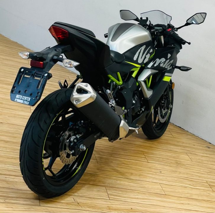 découvrez l'assurance moto à zurich, offrant des options sur mesure pour protéger votre véhicule tout en vous garantissant une couverture fiable et des services de qualité. profitez de conseils d'experts et d'offres compétitives adaptées à vos besoins.