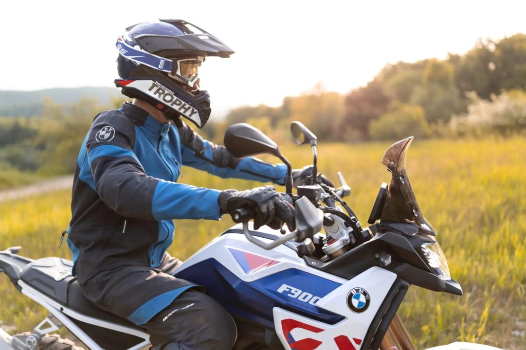 découvrez notre guide complet dédié aux motards bmw, incluant des conseils d'entretien, des itinéraires de balade incontournables et des astuces pour tirer le meilleur parti de votre expérience de conduite. parfait pour tout passionné de deux-roues !