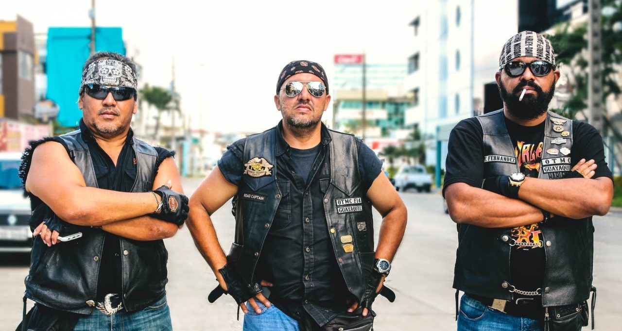 découvrez l'univers fascinant des motards : passion, liberté et communauté. explorez les meilleures astuces, équipements et destinations pour les amateurs de deux-roues. rejoignez notre tribu de motards et vivez l'aventure sur la route!