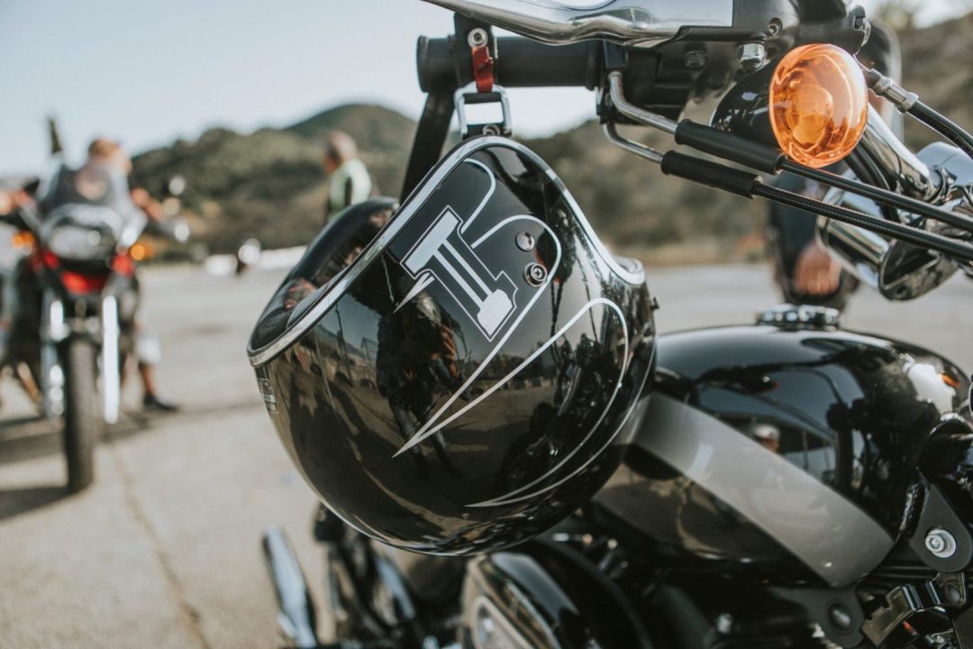 découvrez notre guide complet sur l'assurance motards, conçu pour vous aider à choisir la couverture idéale pour votre moto. protégez-vous et votre véhicule avec des options adaptées à vos besoins et bénéficiez de conseils pour économiser sur vos primes d'assurance.