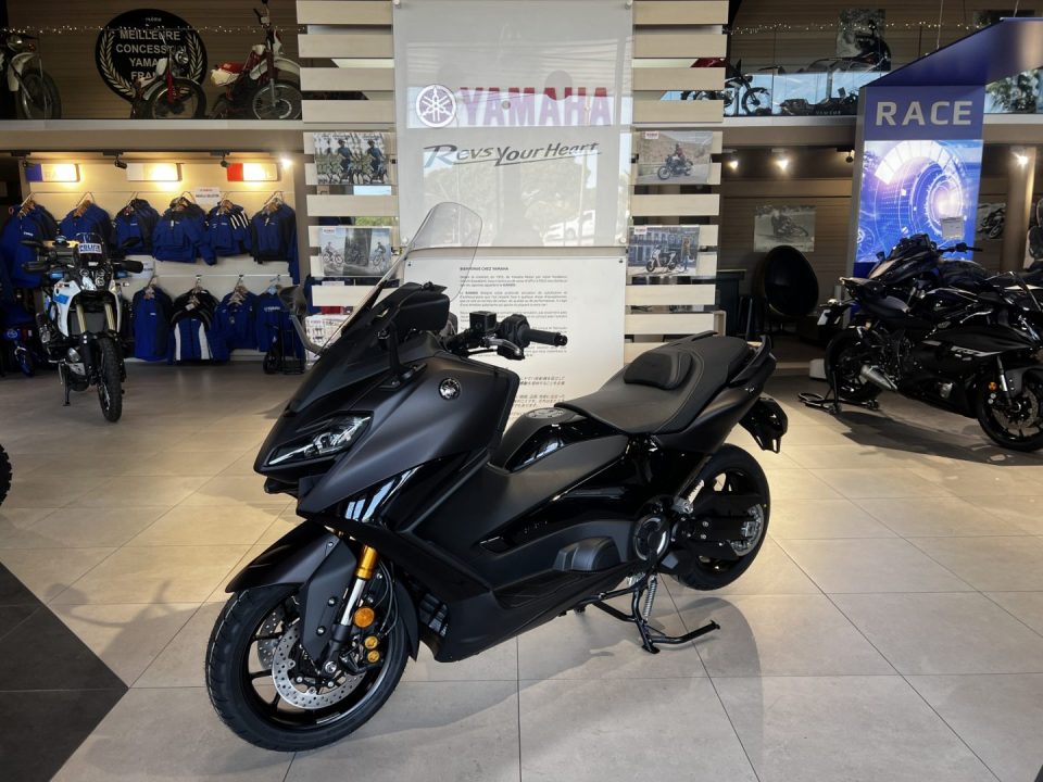 découvrez notre guide complet sur l'assurance pour votre tmax 560. protégez votre moto avec les meilleures options d'assurance adaptées à vos besoins, bénéficiez de conseils d'experts et comparez les tarifs pour faire le meilleur choix.