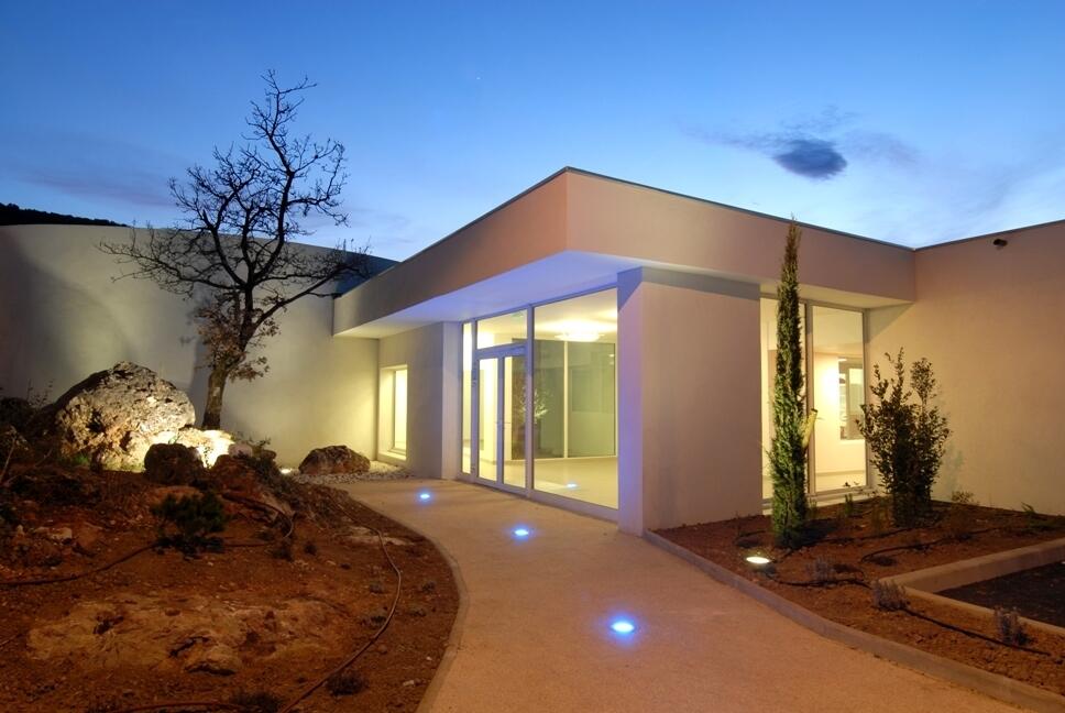 découvrez le siège social d'amv, un lieu dynamique et innovant où se concrétisent nos ambitions. plongez au cœur de notre organisation et explorez les valeurs qui nous animent.