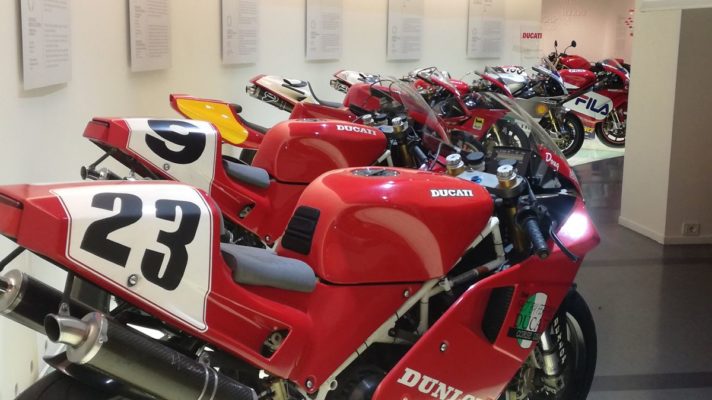 découvrez notre guide complet sur l'assurance dédiée aux motos ducati. protégez votre deux-roues avec des garanties adaptées à vos besoins, obtenez des conseils pour choisir la meilleure couverture et trouvez les meilleures offres sur le marché. roulez en toute sérénité avec une assurance qui vous accompagne !