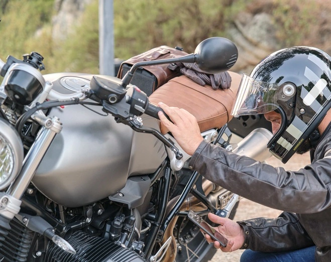 découvrez notre guide complet sur l'assurance motos : comparez les meilleures offres, comprenez les garanties essentielles et trouvez la couverture adaptée à vos besoins pour rouler en toute sérénité.