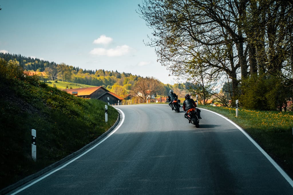 découvrez notre assurance moto 1 jour, idéale pour les trajets occasionnels ou les weekend de liberté sur deux roues. profitez d'une couverture adaptée à vos besoins, avec des tarifs compétitifs et un service client réactif. roulez l'esprit tranquille !