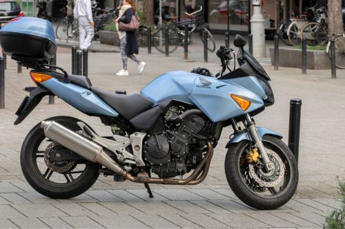 découvrez notre assurance moto 125 direct, conçue pour répondre à vos besoins spécifiques. profitez d'une couverture complète et d'un service rapide, adapté aux motards de 125cc. obtenez un devis en ligne en quelques minutes et roulez en toute sérénité !