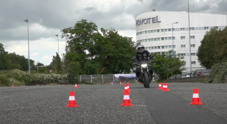 découvrez notre assurance moto spécialement conçue pour les jeunes conducteurs titulaires du permis a2. profitez de tarifs avantageux, d'une couverture adaptée et d'une assistance 24/7, pour rouler en toute sérénité. protégez votre passion tout en respectant votre budget !