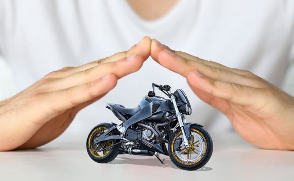 découvrez des offres d'assurance moto spécialement conçues pour les jeunes conducteurs. profitez de tarifs avantageux et d'une couverture complète adaptée à vos besoins. roulez en toute sérénité avec notre comparateur d'assurances !