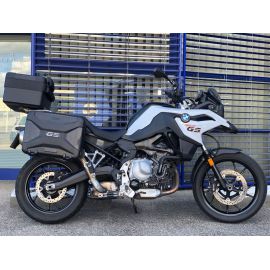 découvrez notre service de location de motos bmw pour des aventures inoubliables sur deux roues. profitez d'un large choix de modèles, d'un équipement de qualité et d'un accompagnement personnalisé. réservez dès maintenant et partez explorer avec style et confort !