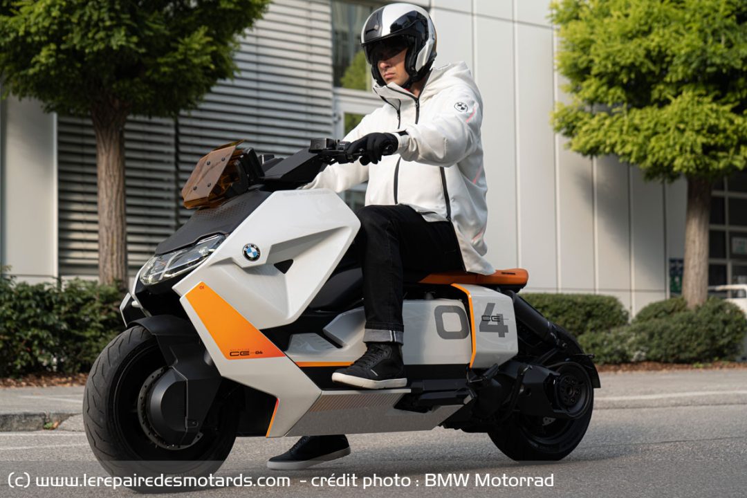 découvrez l'excellence des motos bmw à deux-roues, alliant performance, confort et design moderne. explorez notre gamme et vivez une expérience de conduite inégalée sur les routes.