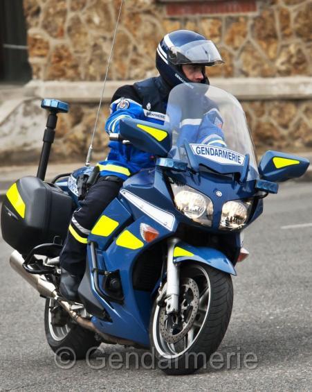 découvrez les enjeux de la défense des motards : sécurité routière, droits des conducteurs et initiatives pour améliorer les conditions de circulation. engagez-vous pour la protection des deux-roues et faites entendre votre voix pour un monde routier plus sûr.